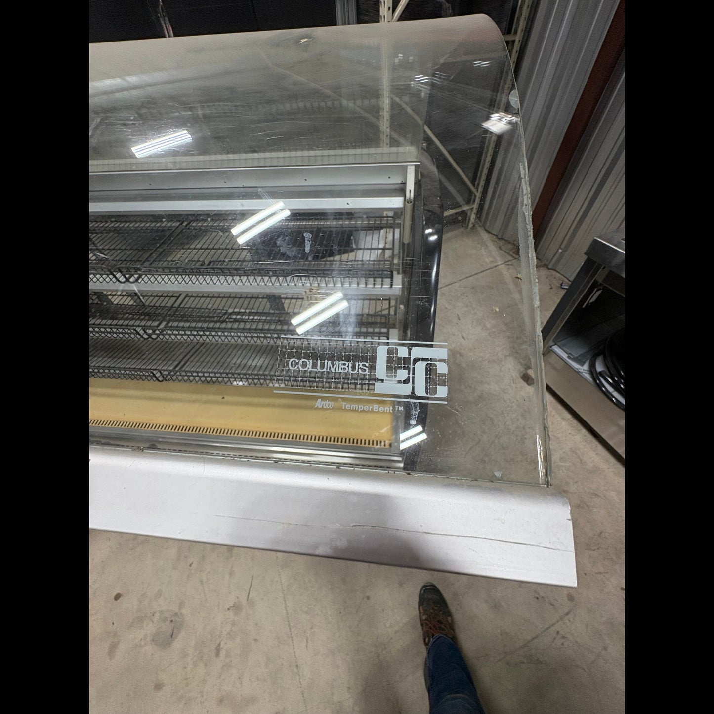 Bakery dry display case (curved, 77")